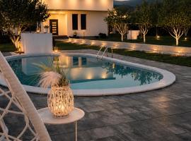 Relax Villa with Pool, khách sạn ở Bihać
