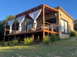 La Luna, casa mágica en sierras!, hotel a Villa Serrana