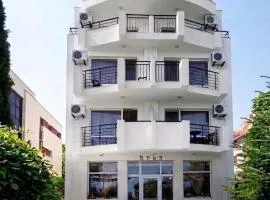 Hotel Briz