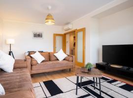 Luxury Condo - Pool close to the Islands & Sea, hotel u gradu Oljao