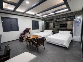 Carlton Hotel Incheon Juan Spacious Rooms Renovated Free WiFi, hotel di Incheon