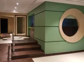 Hotel 56 Avenue Plaza