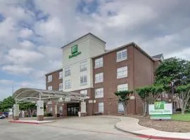 Holiday Inn and Suites Addison by IHG