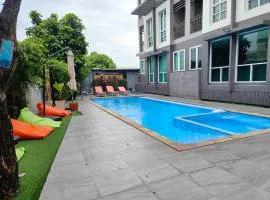 Crystal Suites Suvarnbhumi Airport