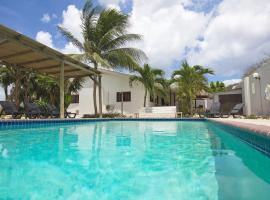 Bantopa Apartments, hotel i Willemstad