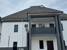 Greyfield Apartment Anex