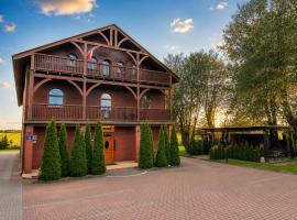 Gościniec Piast Pokoje i Camper Park, khách sạn ở Brzeźno