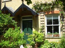 A picture of the hotel: Old Station Gardens, SW London