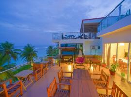 Hathaa Beach Maldives, hotel en Hulhumalé