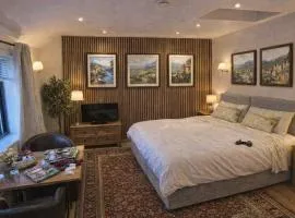 Miltons Apartments and Rooms