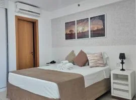 Flat Confortável para Família ou a Trabalho, ao lado dos Ministérios e ESPLANADA, grande, completo, academia e no centro da cidade, em Saint Moritz Brasília Hotel