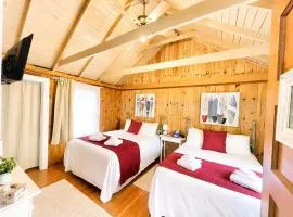 Cottage 11 - Double Queen Beds plus Child Loft w 2 Twins Private Bath & Kitchenette Pets Allowed Fee applies