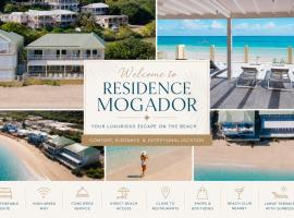 Suite 3 Mogador Residence, 1BR, brand-new, rare & luxury, beachfront، فندق في غراند كيس