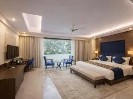 Hotel The Lavish Lodge