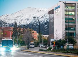 Wyndham Santiago Pettra, Hotel in Santiago