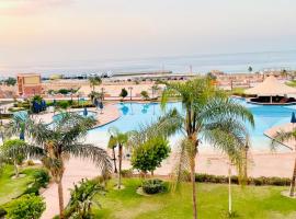 Porto El Sokhna Water Front For Familis, hotel em Ain Sokhna