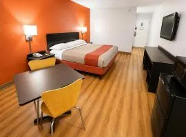 Motel 6-New Stanton, PA