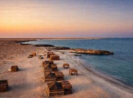 Ocean Camp, ξενοδοχείο σε Al Qārin