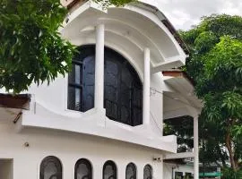 Elite moon hotel