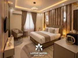 Lotus Hotel - Golden Square