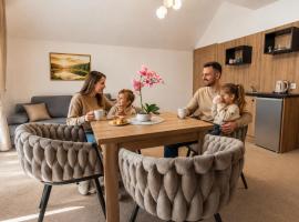 Jastrzębia Góra में, होटल Resort EDEN - domki, pokoje, apartamenty, sauna, jacuzzi