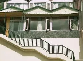 Hotel Lords Regency - Connected to the Mall Road