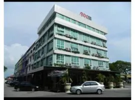 Townhouse 900 Inn