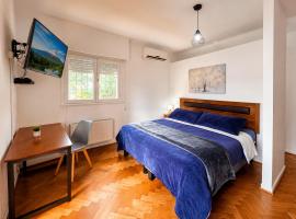 MAKTVB EUROPA Hostel Boutique en Providencia a pasos del metro Pedro de Valdivia، فندق في سانتياغو