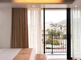 La Mer Cat Ba Boutique Hotel