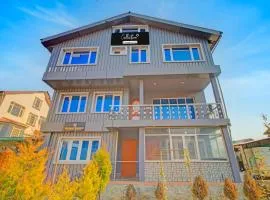 Collection O Kursoo Rajbagh Formerly Mid Valley Residency