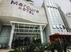 Mercure Camboriu, hotel v mestu Balneário Camboriú