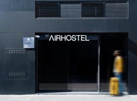 Airhostel Barcelona Airport 24h, hotel em El Prat de Llobregat