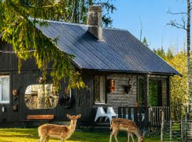 Lake Deer Park Retreat with Hot Tub & Sauna, hotel a Talsi