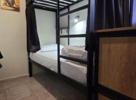 New Bazaar Hostel, готель у Тирані