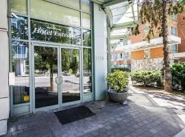 Comfort Hotel Vancouver Airport