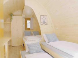 Traumhaftes Bungalow mit Seesicht - ohne privates WC und aktuell ohne Terrasse, Hotel in Alpnach