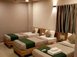 Hotel Airport International Inn - Near Mumbai Airport , BKC Visa Consulate, Jio Convention Center