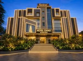 Hotel Cardinal Express Oxmo Delhi - with Free Airport Pick Up or Drop