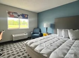 LakeWood Inn & Suites