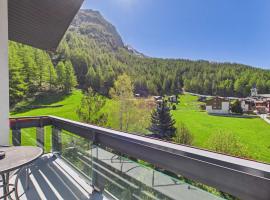 Suite for 3 with Mountain View near SaasFee, хотел в Саас-Алмагел