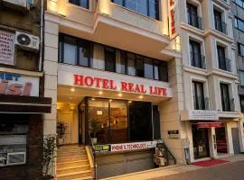 Hotel Real Life