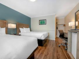 Econo Lodge Inn & Suites, hotel a Kelowna