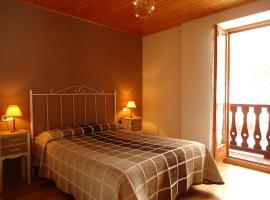 A picture of the hotel: Apartaments La Llucana