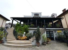 Pensiunea Antique, khách sạn ở Târgu Jiu