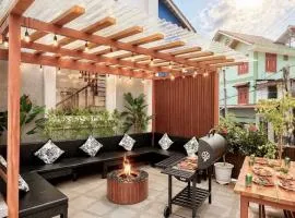 Nhà Giáng Sinh Trên Đồi Villa