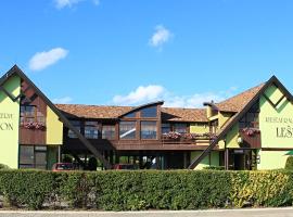 A picture of the hotel: Restaurace a Penzion Lešná