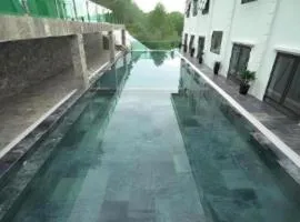 LAKESIDE DAILAI HOTEL