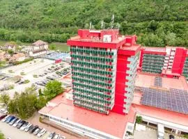 Complex Balnear Cozia - Corp Cozia