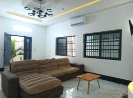 Chic Villa basse 2 ch salon Fidjrossè, хотел в Котону