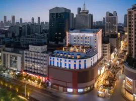 Nanchang Wanshou Palace Bayi Hall Subway Station Atour Light
